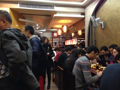 等位区-小杨生煎(湟普汇店)