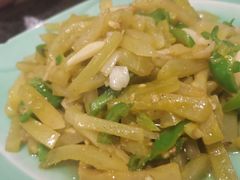 尖椒炒青西红柿-河东颐祥阁(世贸店)