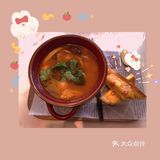 环境 店铺在商场一楼，很明显就在奈雪旁边