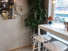 用餐区-BE YOLO必有乐&小红帽三明治