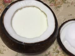 -志龙皇冠吃货椰子铺