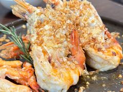 -Chom Cafe and Restaurant