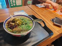 -云阿蛮云南生烫牛肉米线(奉贤路店)