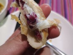 云南现烤鲜花饼-香巴拉云南餐厅(华莱坞店)