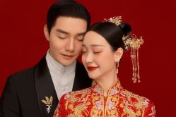 -喜爱高定婚纱摄影
