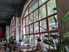 靠窗位-VESH COFFEE(定西路店)