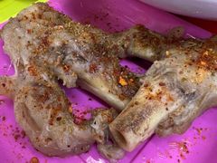 -老东镇啤酒屋海鲜加工·蒸汽海鲜·海鲜烧烤(台东店)