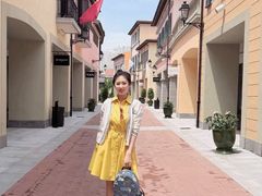 -王府井奥莱棋盘山小镇