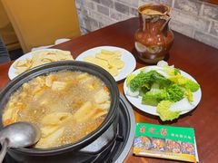 -菌之家·专业纯野生菌火锅·特色炒菌