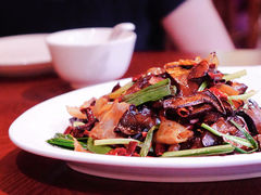 干椒牛肝菌炒猪肉-西双版纳洲际度假酒店-曼霖轩中餐厅
