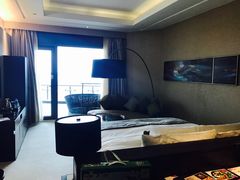 -上海滴水湖皇冠假日酒店