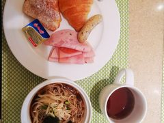 -亮马河饭店翠雅咖啡厅