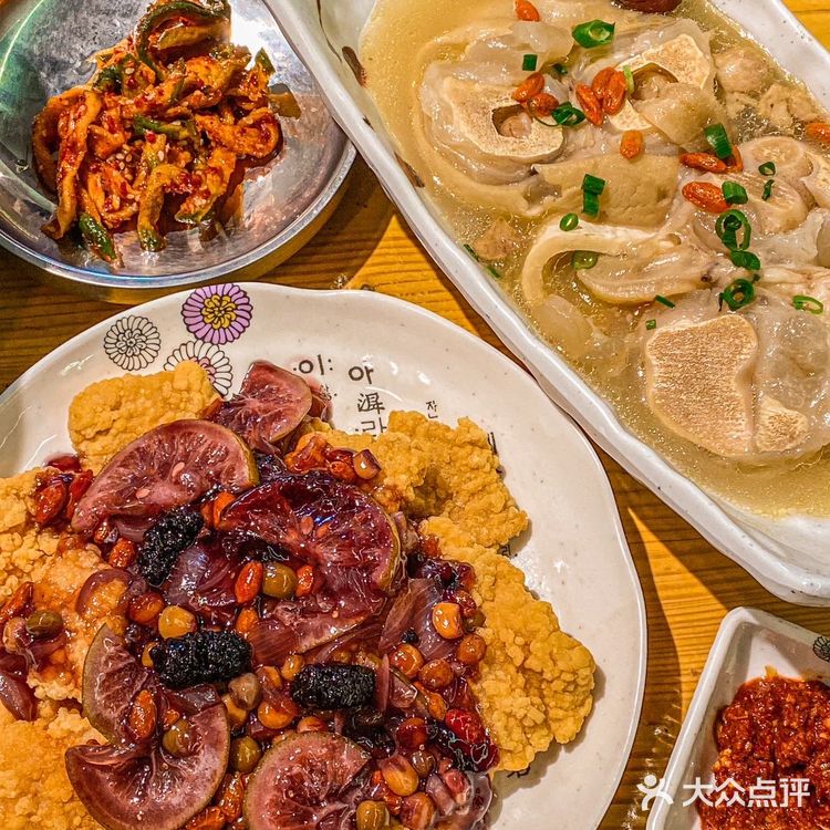 沈阳大叔家的口蘑芝士虾滑vs桑椹果酱锅包肉juju好吃呢