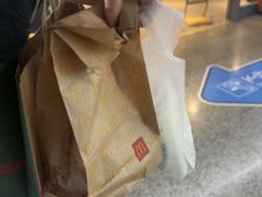-麦当劳(上海虹桥站30B检票口楼上)