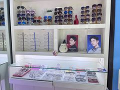 -提一眼镜·蔡司·依视路(小寨店)