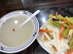 -牛一嘴·兰州牛肉面·大盘鸡(财富中心店)