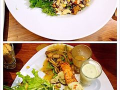 -Chom Cafe and Restaurant