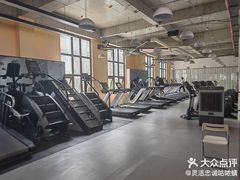 -岩顶健身(玄武店)