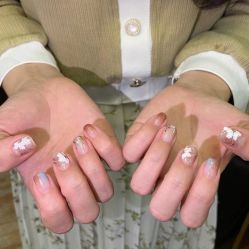 -花岐款式专研健康美甲沙龙
