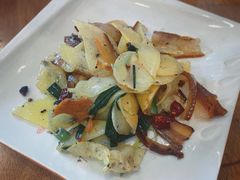 -石磨豆花家常菜·牦牛排土火锅