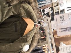 -优衣库(石家庄裕华万达广场店)