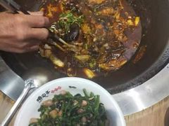 -咱屯子铁锅炖直营店(保利店)