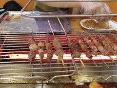 -哈尔滨小酒馆·鲜肉现穿自助烧烤(康新花园店)