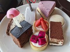 -荣誉国际酒店-云顶旋转餐厅