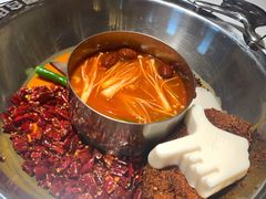 小贤锅底-贤合庄卤味自助火锅(新都汇店)