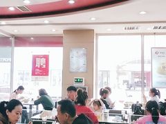 大堂-李先生牛肉面大王(营口大润发店)