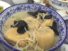 -侬佳蒸菜馆(听潮店)