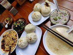 -李与白包子铺(桐梓林店)