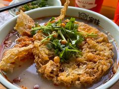 网红炸蛋螺蛳粉-家味螺蛳粉&烤鱼(安远路店)