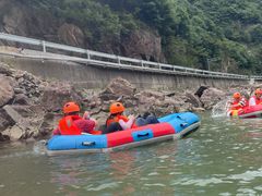 -安吉龙王山峡谷漂流