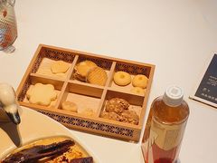 -八府香鸭·啫啫煲(华山路店)