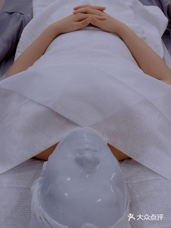 夏季的特点是：热、紫外线强烈