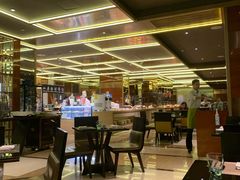-大中华希尔顿酒店-念自助餐·嗨啤·小龙虾