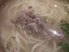 -亮亮面馆(经六路店)