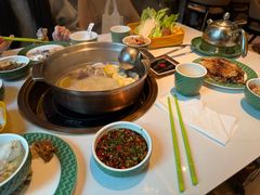 -润园四季椰子鸡火锅(卓越INTOWN店)