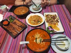 -香巴拉云南餐厅(华莱坞店)