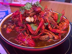 -虾弄弄海派小龙虾·牛羊蝎子火锅