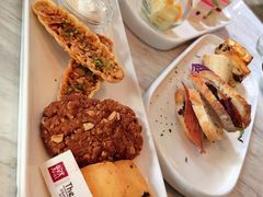 -昆山琶拉帝诗酒店·河畔咖啡厅Riverside Cafe