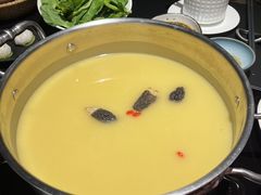 -鲜入唯煮·港式海鲜牛肉火锅(金宝街店)