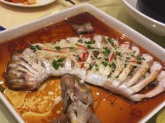 清蒸武昌鱼-莲餐厅·湖北菜·藕汤是头牌(愚园路店)