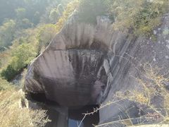 -伍山海滨石窟