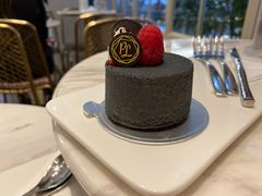 黑芝麻覆盆子蛋糕-PAUL LAFAYET 法式甜品(港汇广场店)