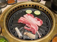 -蚂蚁洞·烤肉大营地(上海静安大悦城店)