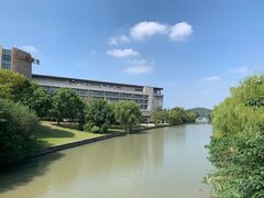 -上海佘山世茂艾美酒店