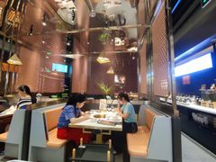 大堂-牛人日志·鲜牛肉骨汤火锅(万科里瑧店)