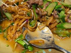 湿炒牛河-胡须佬鸡煲四季火锅(海雅缤纷城店)